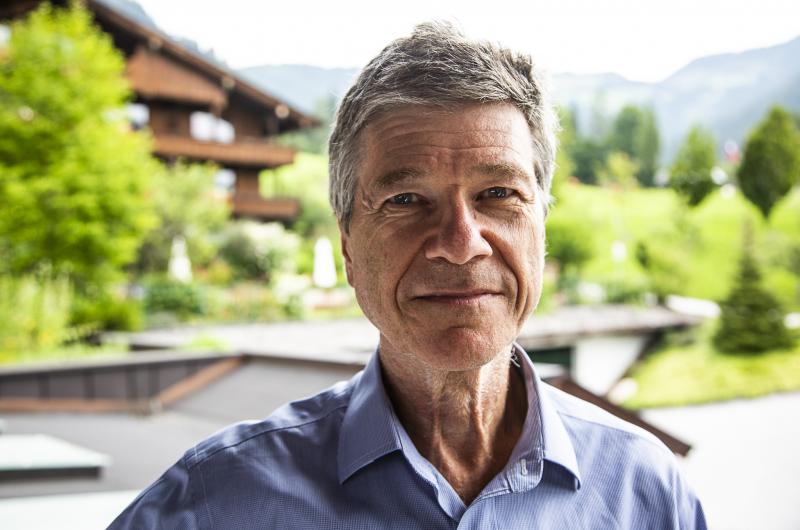 Jeffrey Sachs interview De VS is incompetent, Europa is zwak